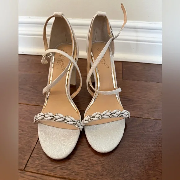 Badgley Mischka and silver Braided Heels 7.5 - Picture 1 of 7